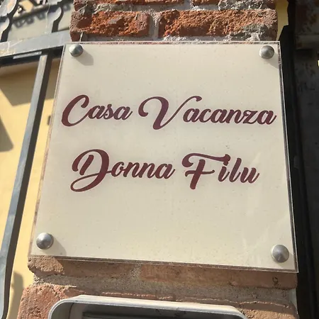 Donna Filu Santa Maria La Carita
